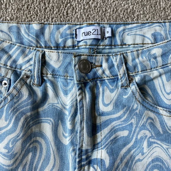 Rue 21 Blue Marble Swirl Cut-offs Shorts - Picture 3 of 6